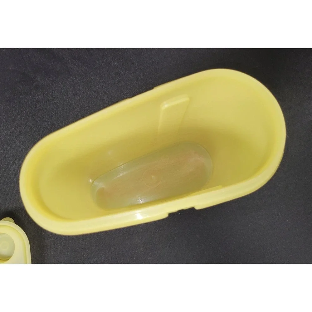 Tupperware staining handle